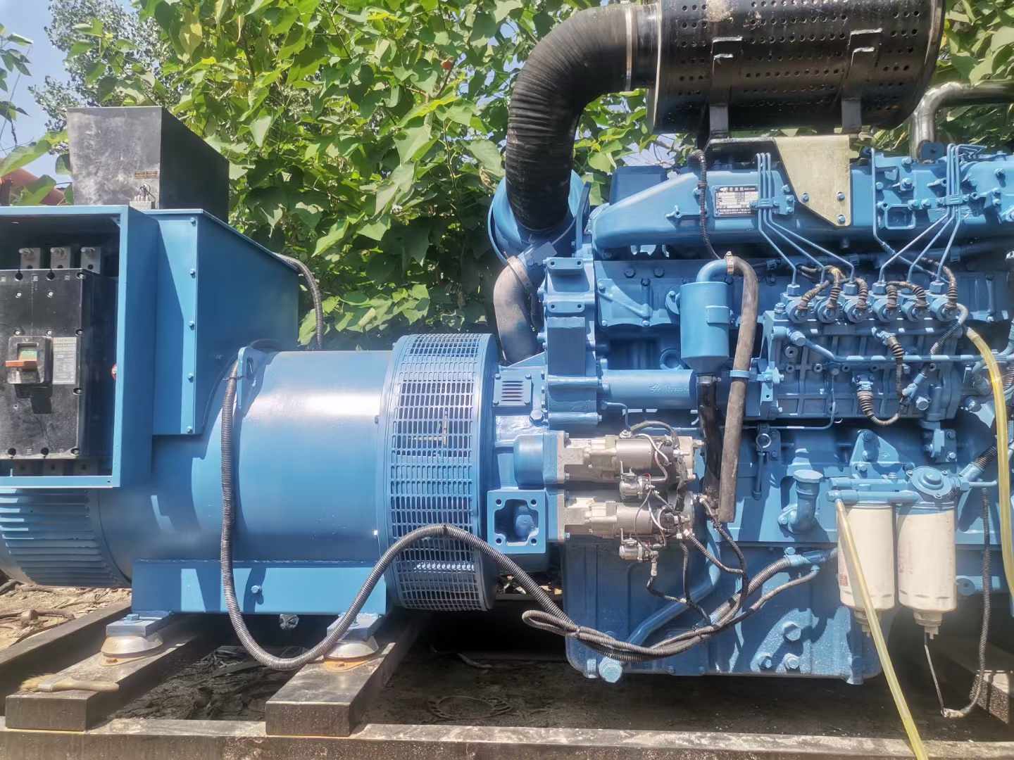 港口详细说明降低 800kW 柴油发电机输出电流波动的方法