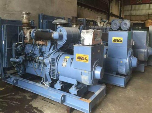 港口发电机组带负载降电压是什么原因照成的？