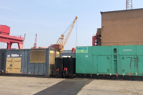 港口发电机出租空气滤清器的清洁频率是多少？